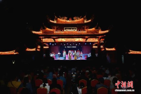 信钰证券 两岸戏曲昆山同台演绎共传情